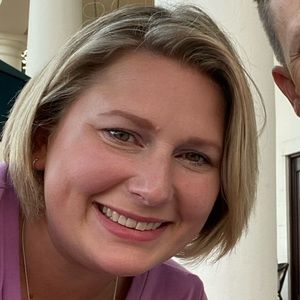 Meet your Posher, Sharon